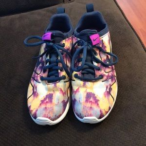 Women’s Nike Tennis shoes